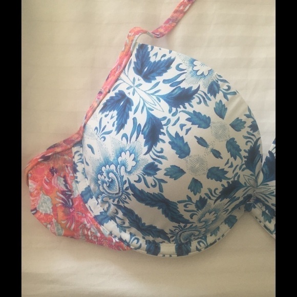 NWT BCBGeneration Pink and Blue Floral Bikini Top Size Large - Picture 3 of 5